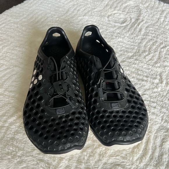 Vivo Barefoot Black Athletic Shoes - Picture 7 of 7